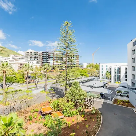 Oceans Glow By Homie * פונשל