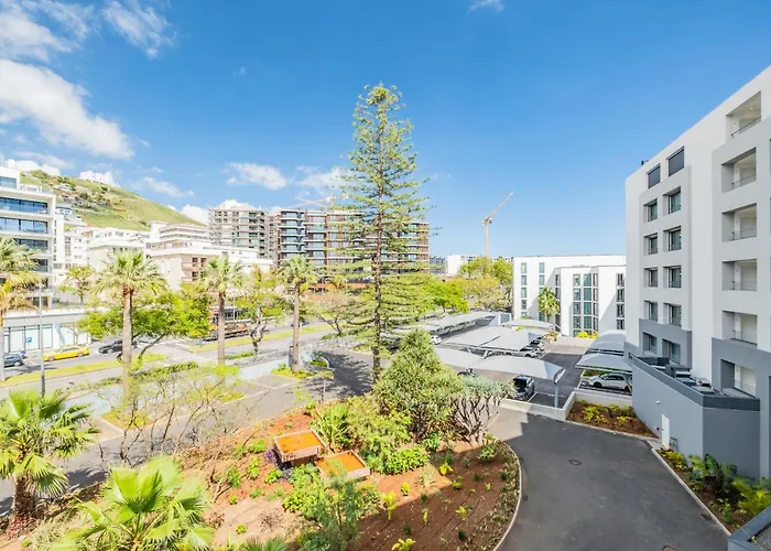 Oceans Glow By Homie * 丰沙尔