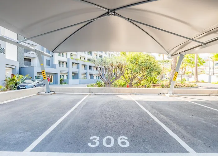 Oceans Glow By Homie 丰沙尔